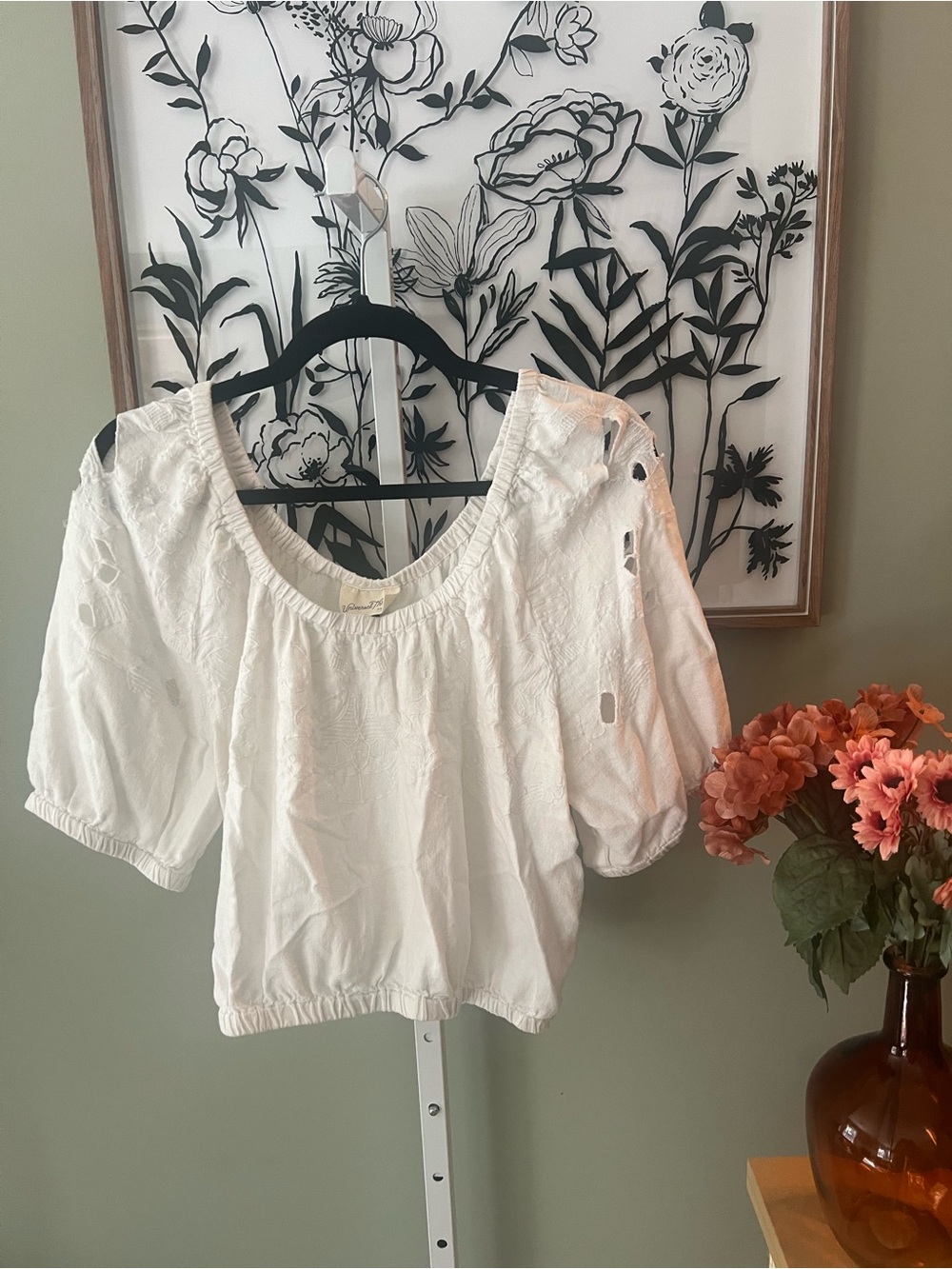 Universal Thread White Delicate Openwork Floral Embroidery Flowy Linen Blouse XL